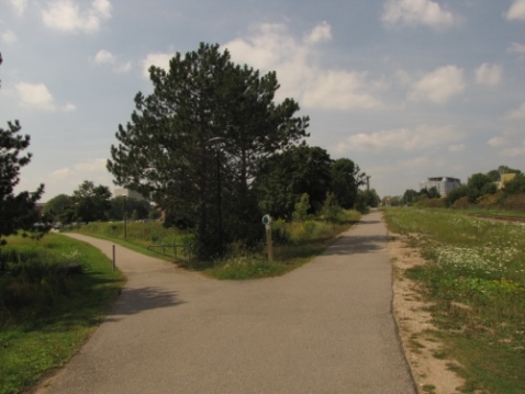 Laurel Trail and Parking Trail